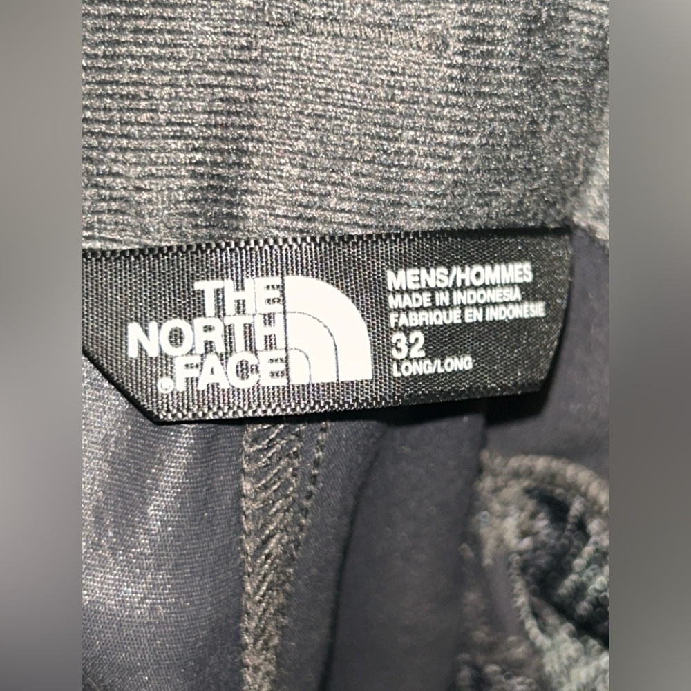 The North Face Convertible Pants Waist Sz 32 - Inseam approx. 32.5” NNC - Picture 4 of 8